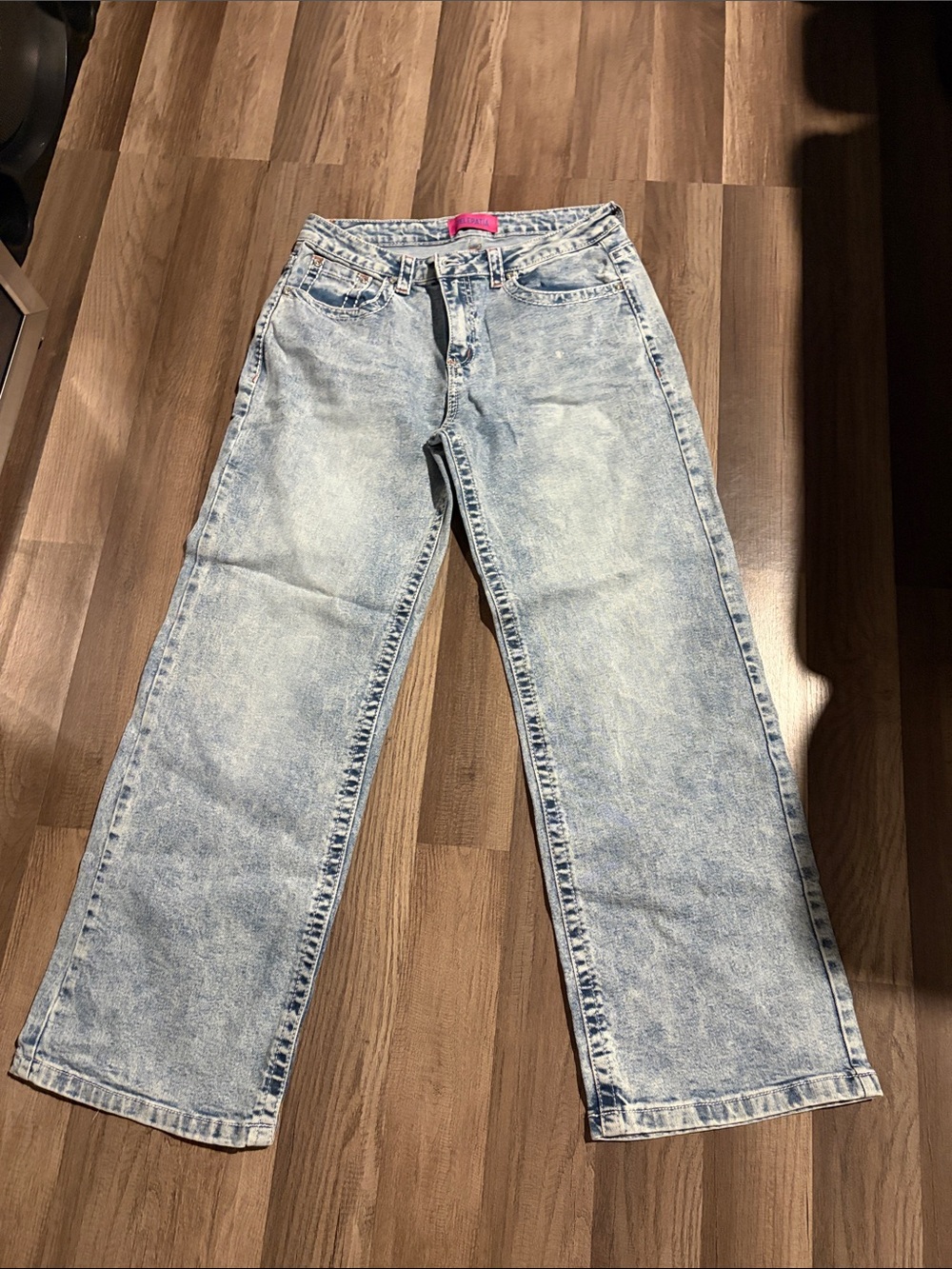 Straight-Leg Light Blue Women's Jeans beautiful rhinestone on back pockets